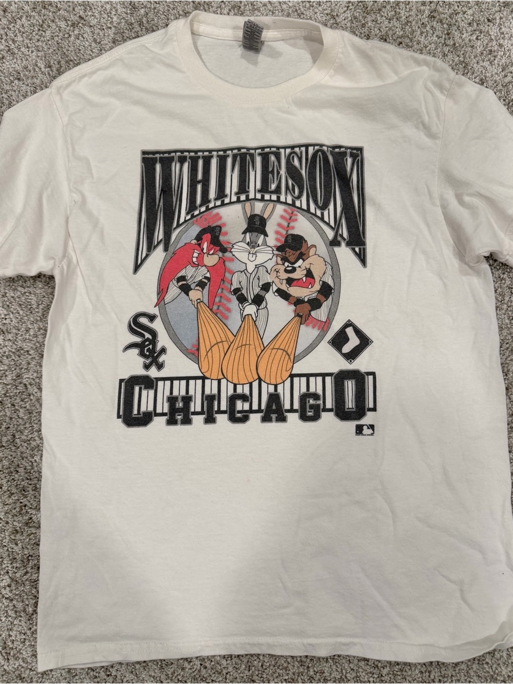 VINTAGE 90s LOONEY TUNES CHICAGO WHITE SOX Graphic Adult Short Sleeve Shirt